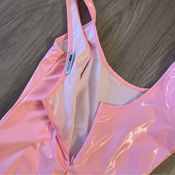 Light Pink Latex Dress - Picture 4 of 7